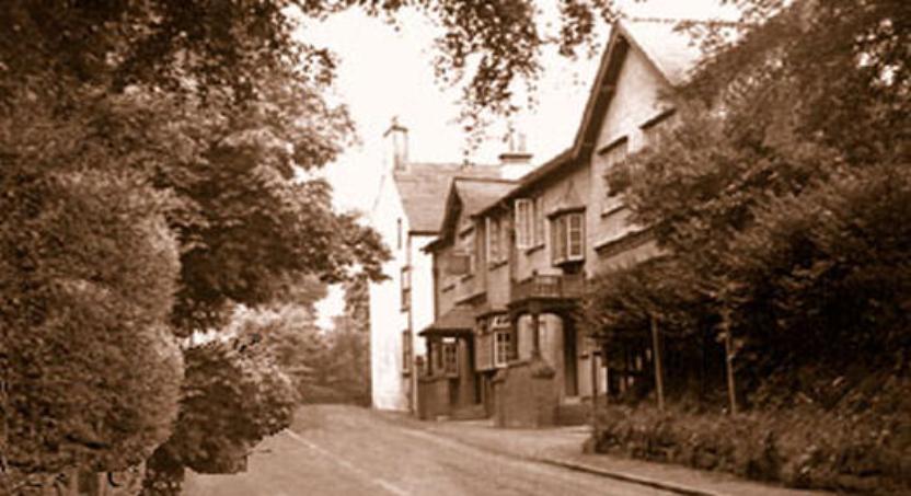 The Fox &  Hounds c1940